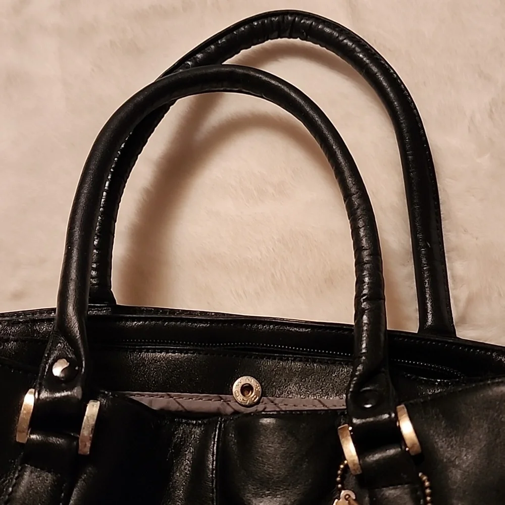 VINTAGE  CARRIAGE COURT  LADIES 👜 HANDBAG. - Picture 7 of 10